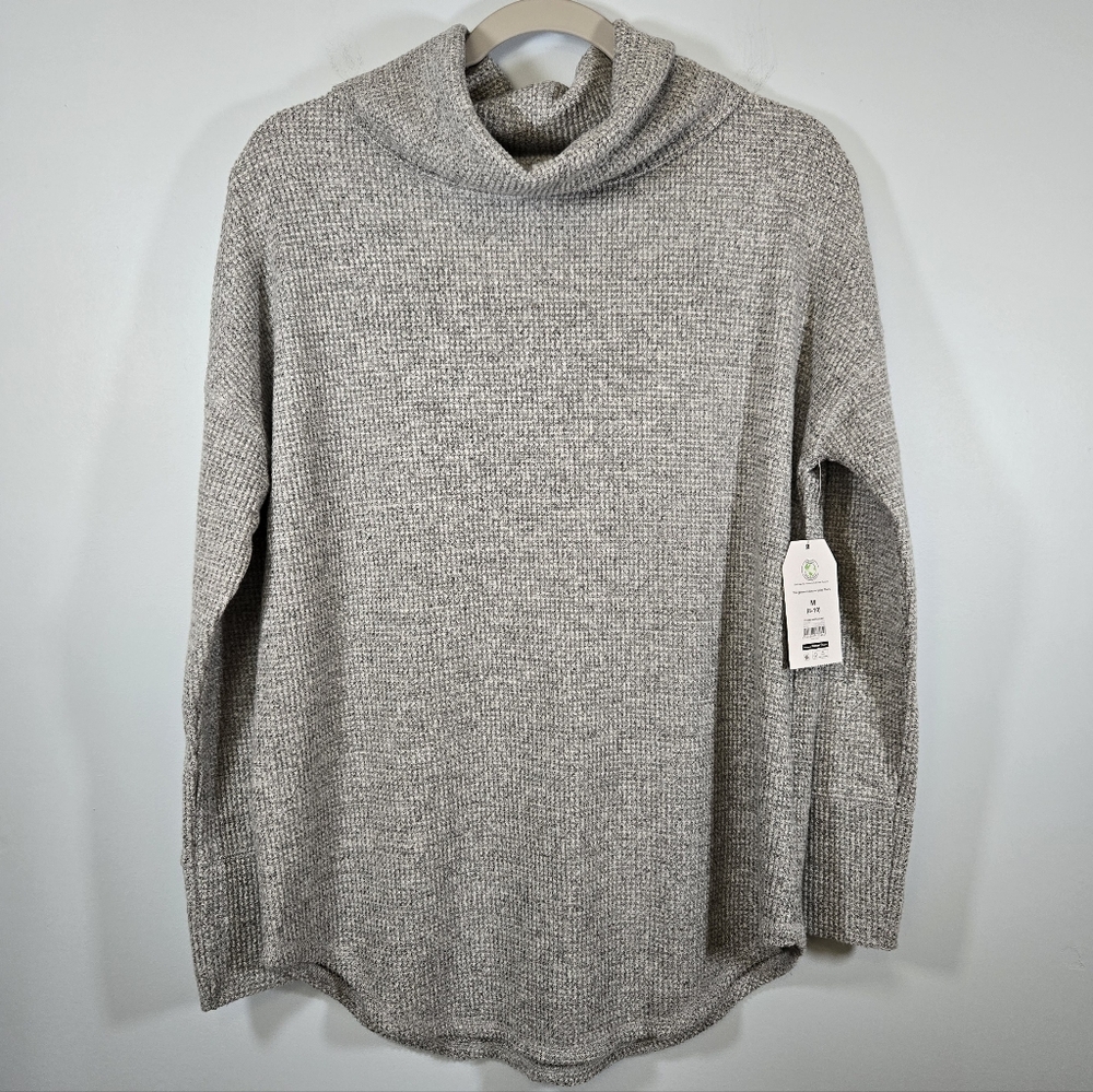 Time and Tru Women’s 2 Sweater Set Size Medium Pink V-Neck & Gray Turtleneck NWT